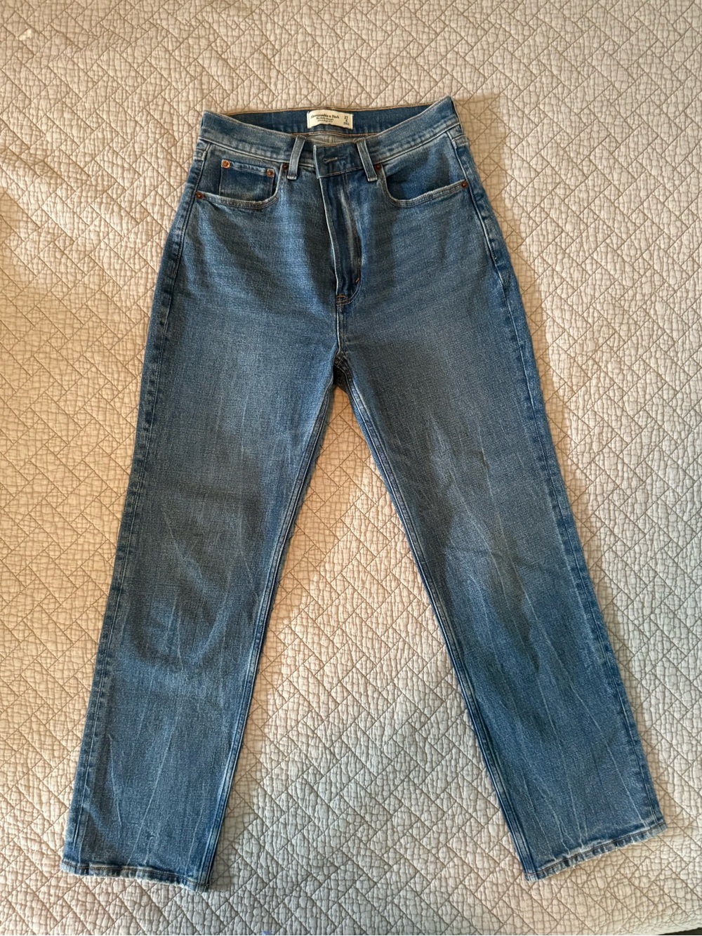 Abercrombie Ultra High Rise Ankle Straight Jean